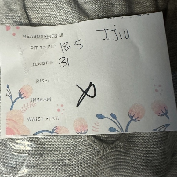 PURE JILL Linen blend V neck woman quiet luxury soft classic grey tunic.  SMALL - Picture 14 of 14